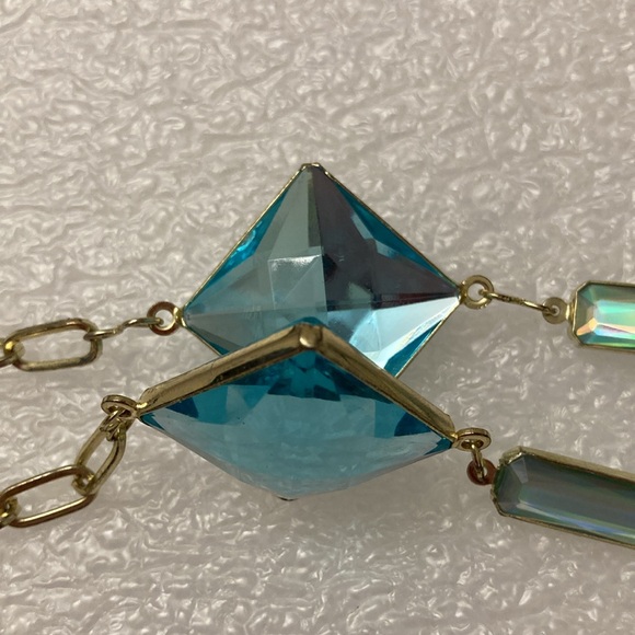 Geometric Blue Green Faceted Crystals Gold Tone Open Oval Link Chain Necklace - Picture 11 of 15